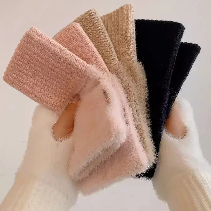 Plushy Gloves