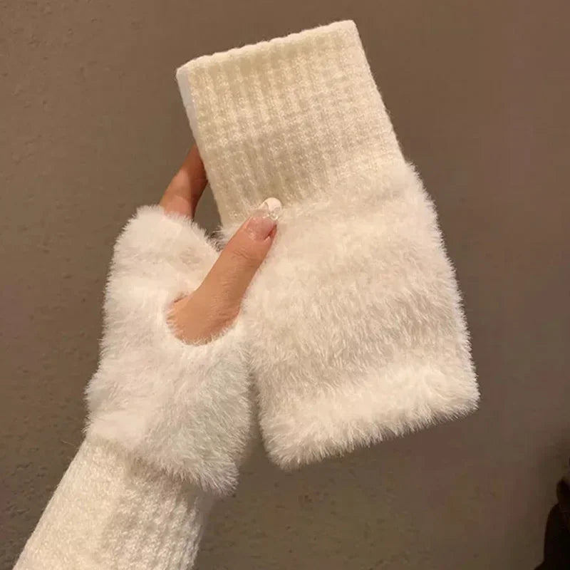 Plushy Gloves