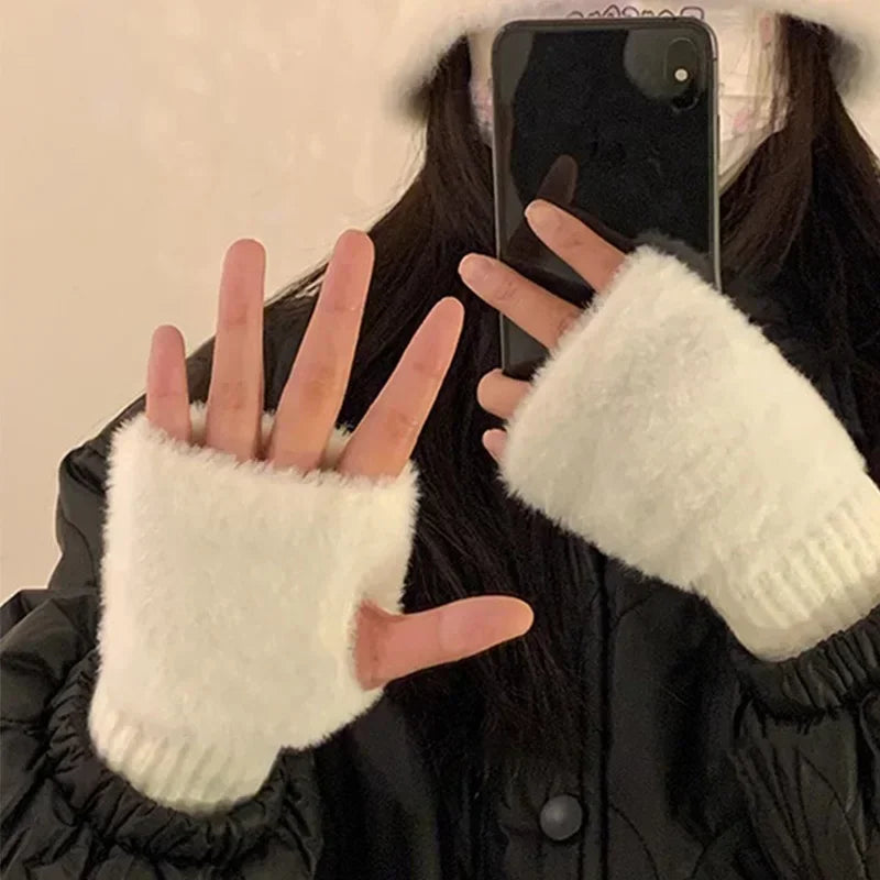 Plushy Gloves